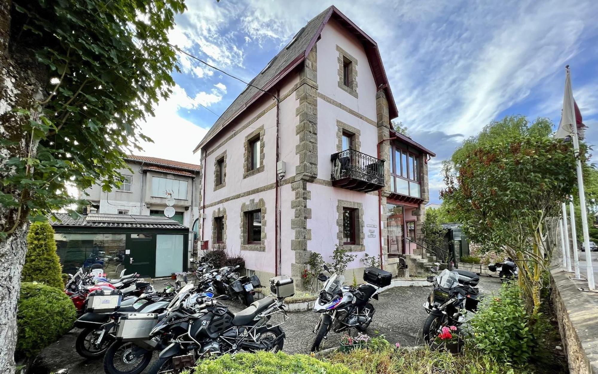 Posada Villa Rosa Reinosa Esterno foto